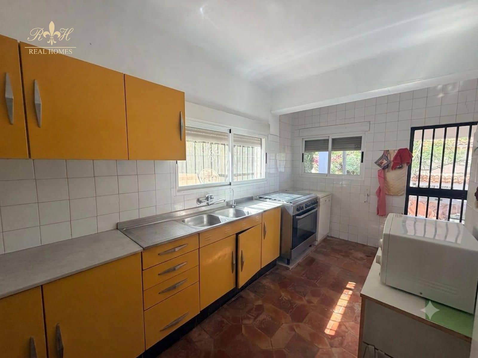 Villa til salg i Albir med swimmingpool garage - € 1.275.000 (Ref: 9938684)