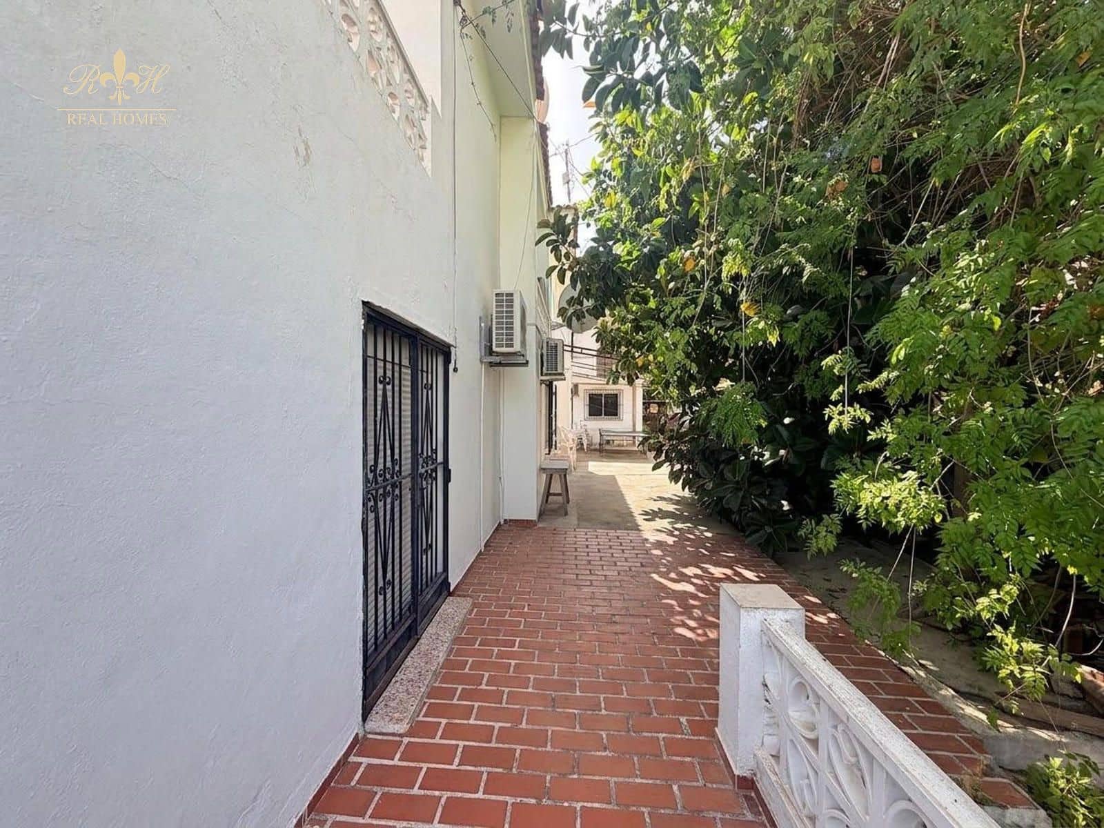 Villa til salg i Albir med swimmingpool garage - € 1.275.000 (Ref: 9938684)