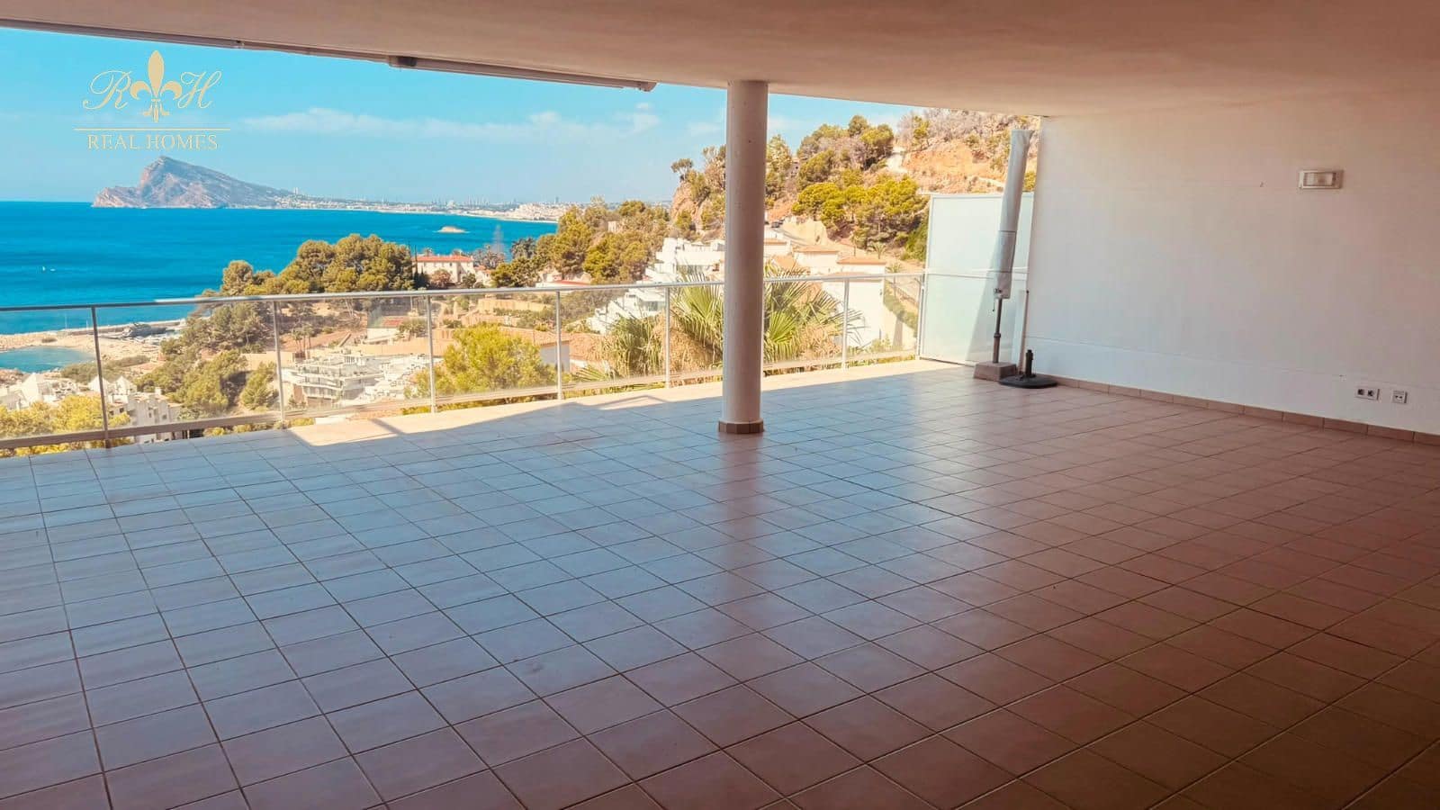 2 bedroom Penthouse for rent in Altea with pool garage - € 1,700 (Ref: 9950613)