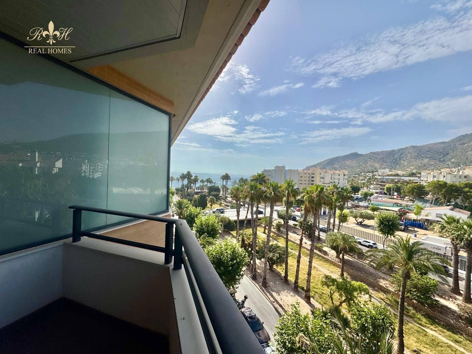 1 Zimmer Penthouse zu vermieten in Albir mit Pool Garage - 1.600 € (Ref: 9973589)