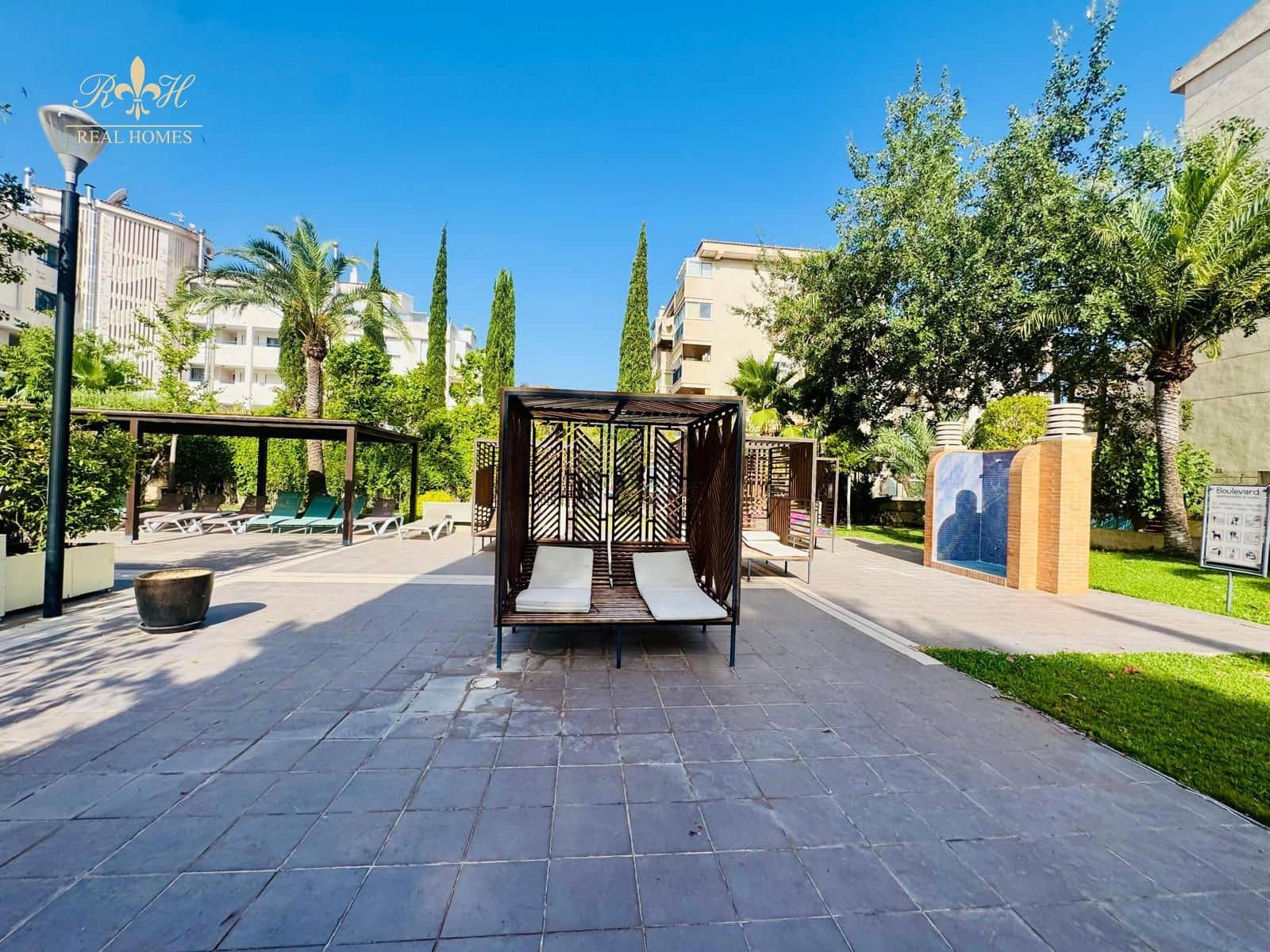 1 Zimmer Penthouse zu vermieten in Albir mit Pool Garage - 1.600 € (Ref: 9973589)