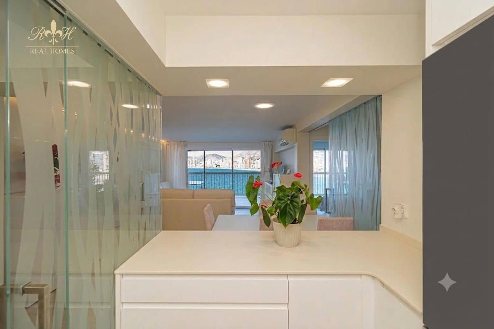 2 sovrum Lägenhet till salu i Benidorm med pool garage - 639 000 € (Ref: 9983887)