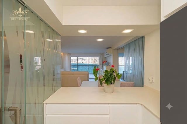 2 soverom Leilighet til salgs i Rincón de Loix, Benidorm med svømmebasseng garasje - € 639 000 (Ref: 9983887)