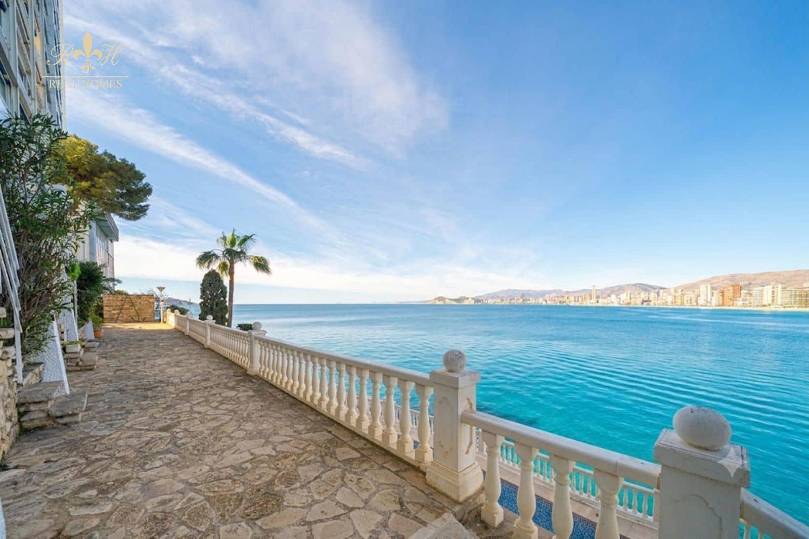 2 sovrum Lägenhet till salu i Benidorm med pool garage - 639 000 € (Ref: 9983887)