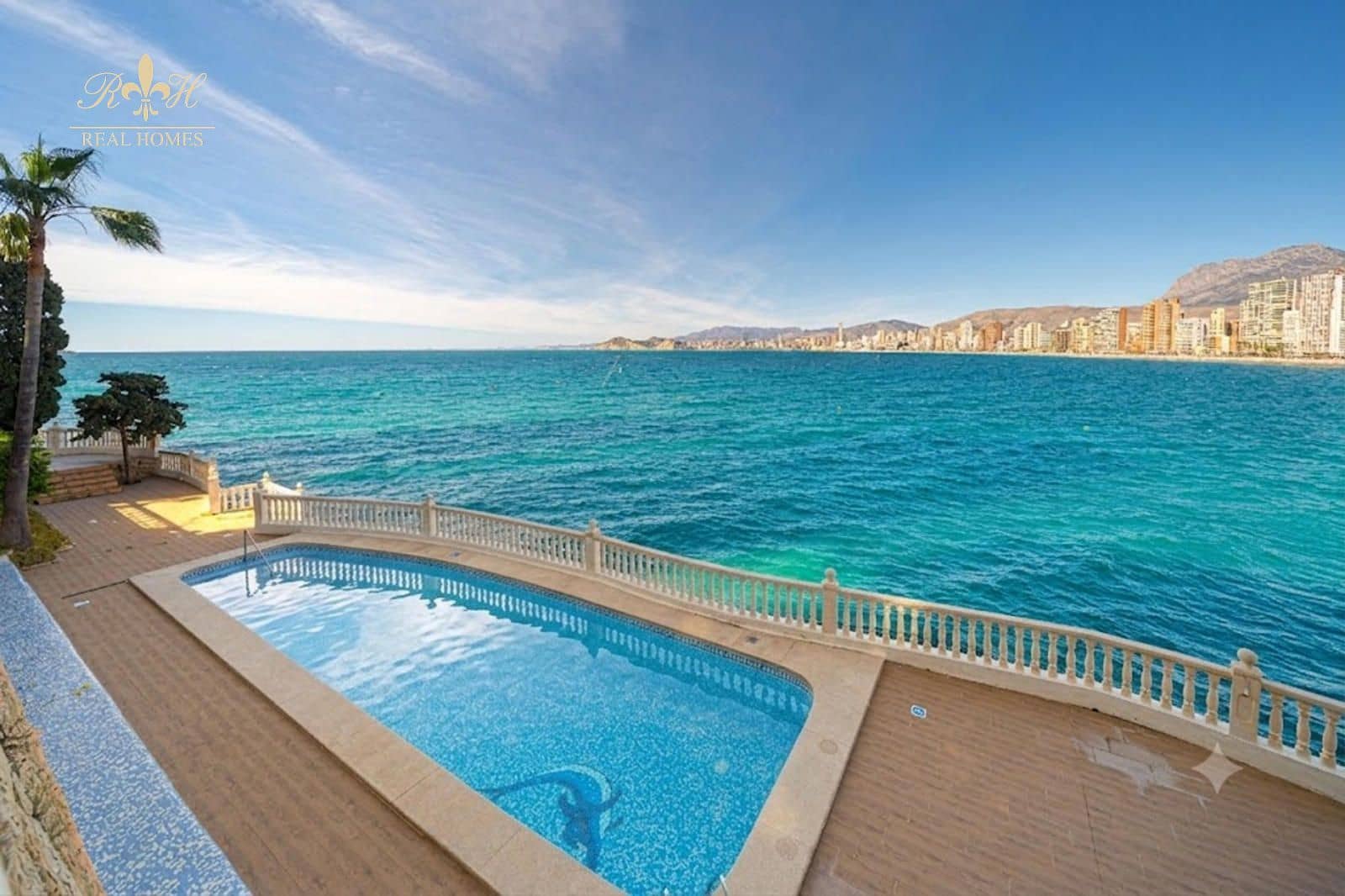 2 sovrum Lägenhet till salu i Benidorm med pool garage - 639 000 € (Ref: 9983887)