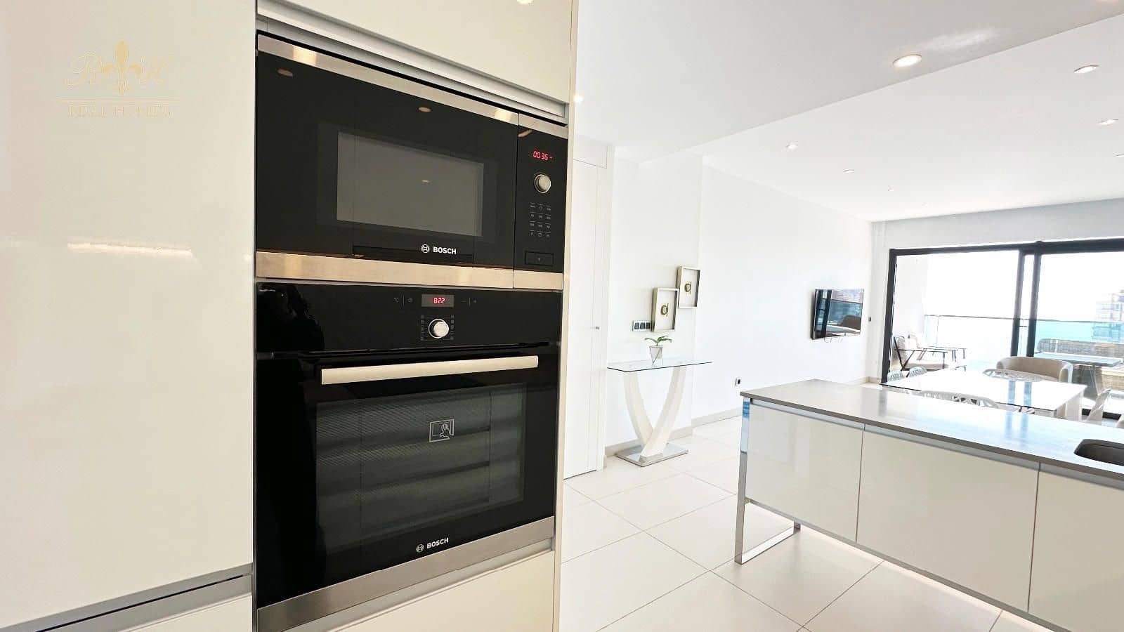 2 bedroom Flat for rent in Benidorm with pool garage - € 2,150 (Ref: 9987319)