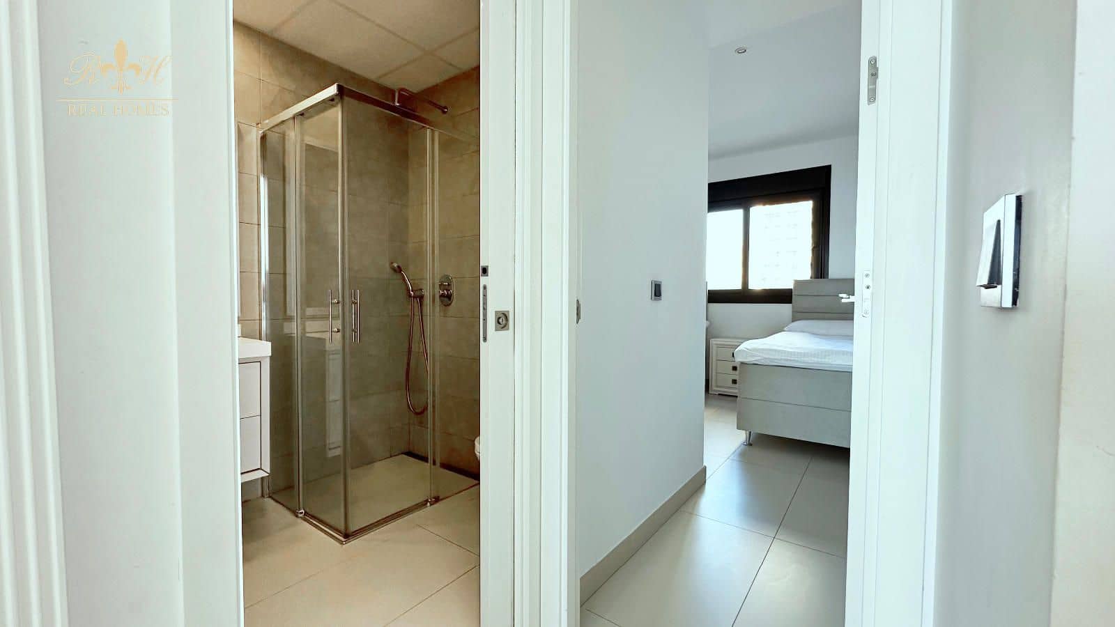 2 bedroom Flat for rent in Benidorm with pool garage - € 2,150 (Ref: 9987319)