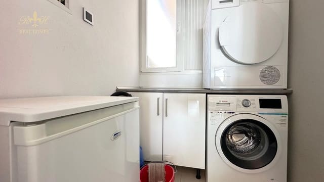 2 bedroom Flat for rent in Benidorm with pool garage - € 2,150 (Ref: 9987319)