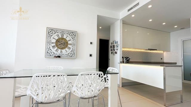 2 bedroom Flat for rent in Benidorm with pool garage - € 2,150 (Ref: 9987319)