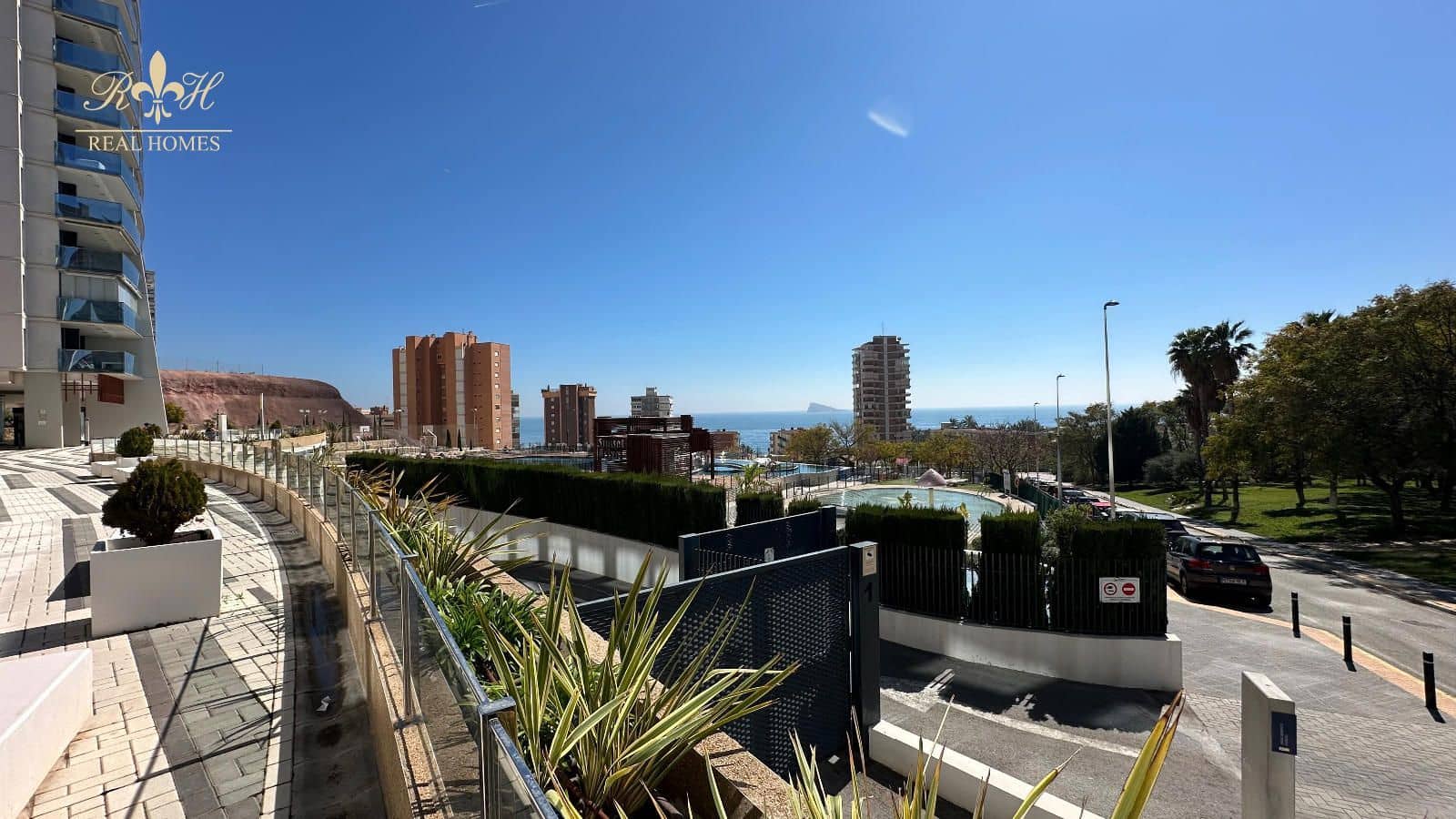 2 bedroom Flat for rent in Benidorm with pool garage - € 2,150 (Ref: 9987319)