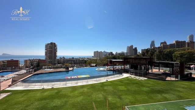 2 bedroom Flat for rent in Benidorm with pool garage - € 2,150 (Ref: 9987319)