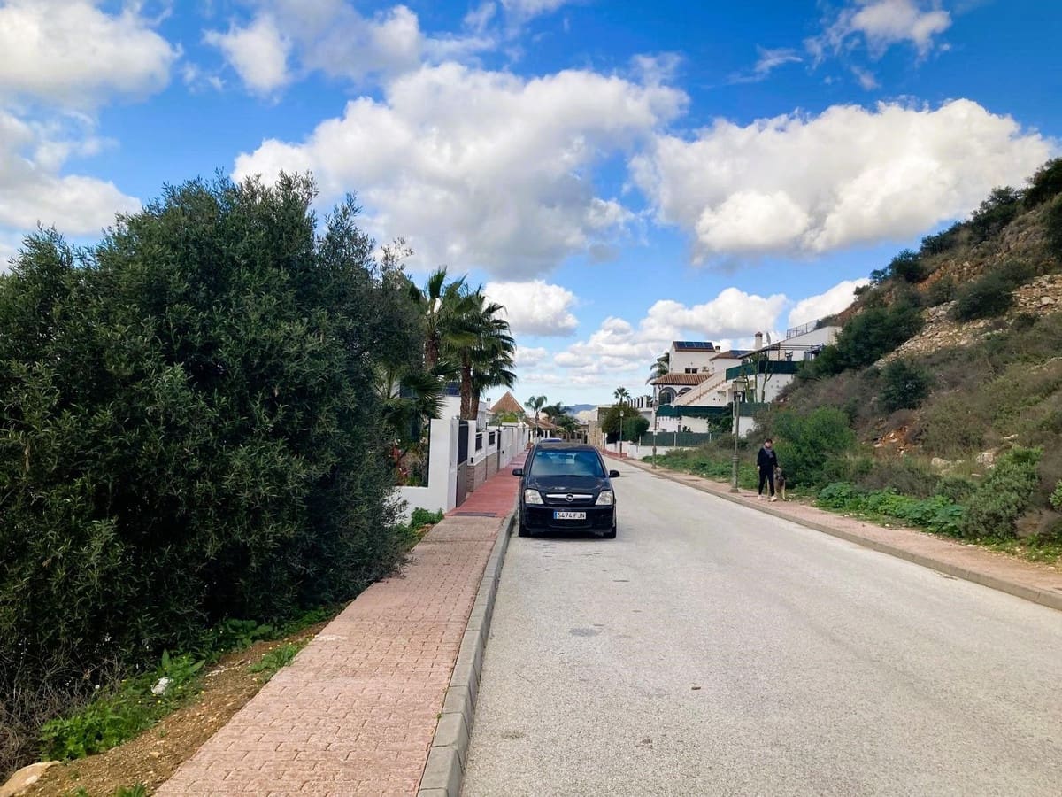 Building Plot for sale in Coin - € 94,000 (Ref: 9902302)