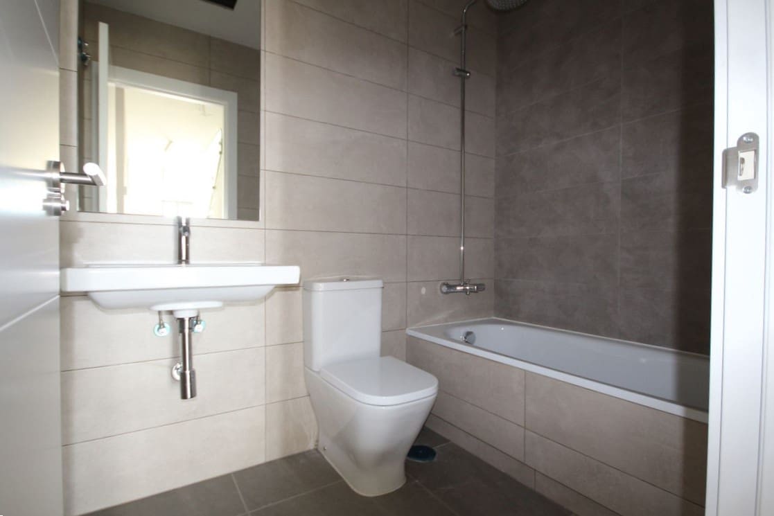 3 camera da letto Villetta Bifamiliare in vendita in Riviera del Sol con piscina garage - 605.000 € (Rif: 9905004)