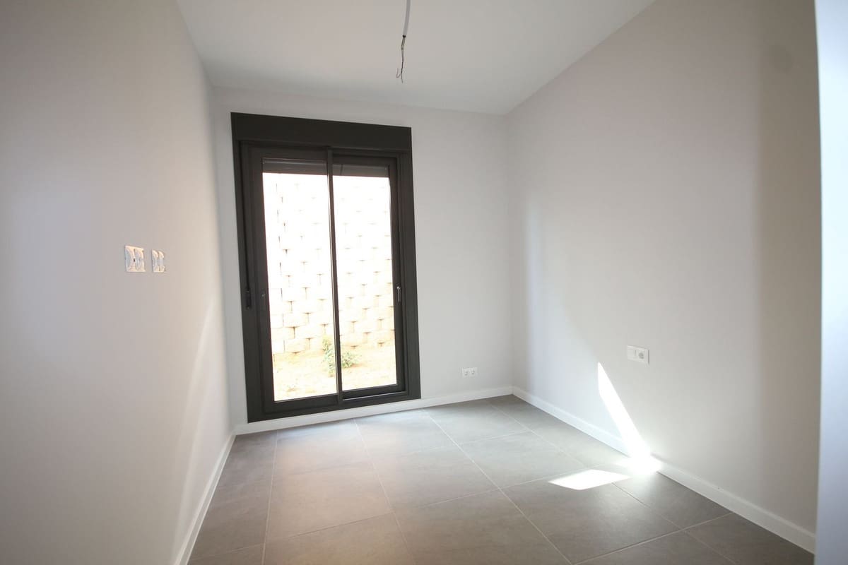 3 camera da letto Villetta Bifamiliare in vendita in Riviera del Sol con piscina garage - 605.000 € (Rif: 9905004)