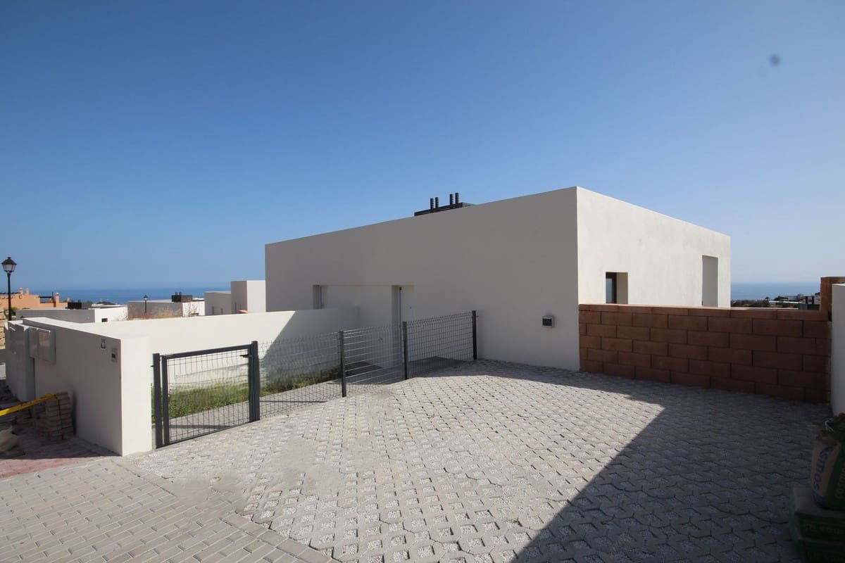3 camera da letto Villetta Bifamiliare in vendita in Riviera del Sol con piscina garage - 605.000 € (Rif: 9905004)