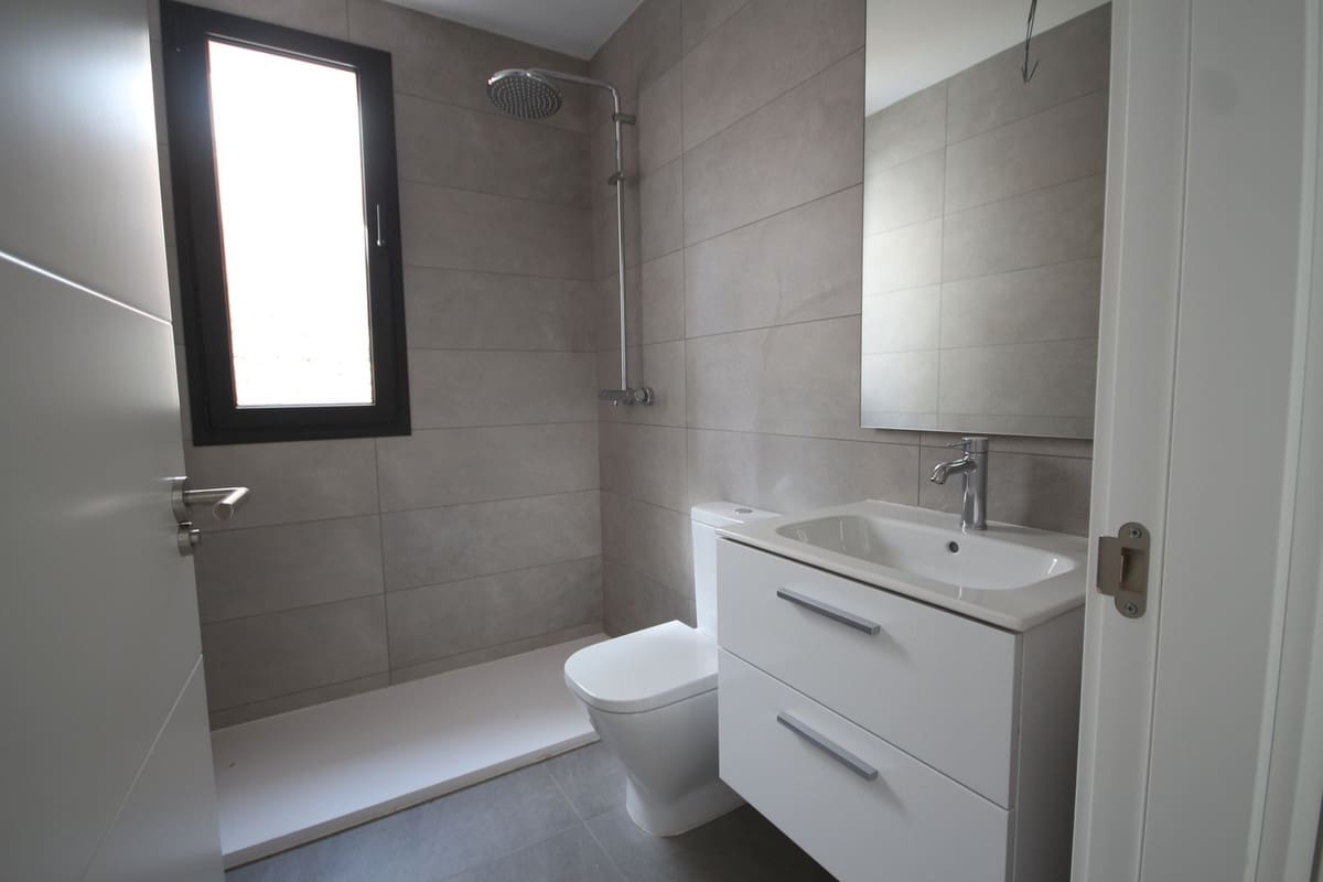 3 camera da letto Villetta Bifamiliare in vendita in Riviera del Sol con piscina garage - 605.000 € (Rif: 9905004)