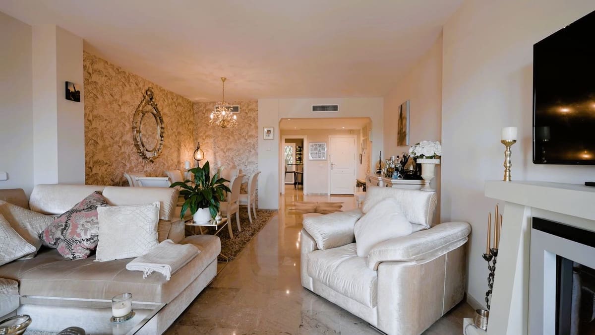 3 chambre Appartement à vendre à Nueva Andalucia avec piscine garage - 845 000 € (Ref: 9905140)