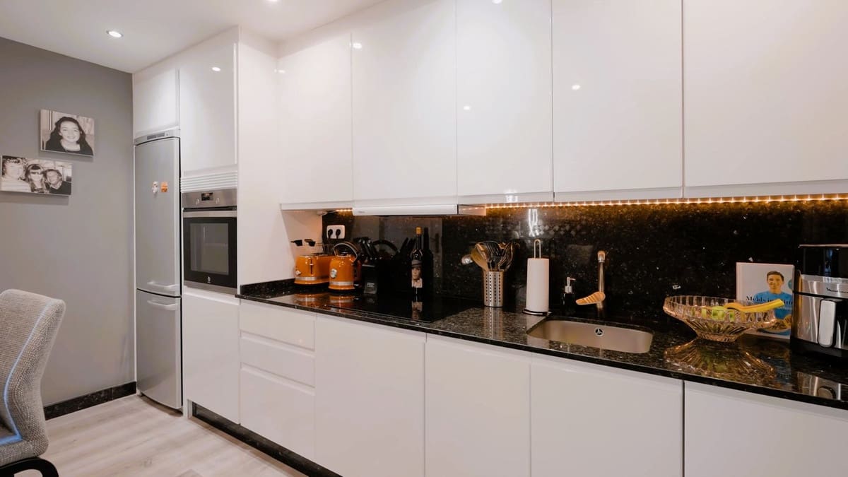 3 chambre Appartement à vendre à Nueva Andalucia avec piscine garage - 845 000 € (Ref: 9905140)