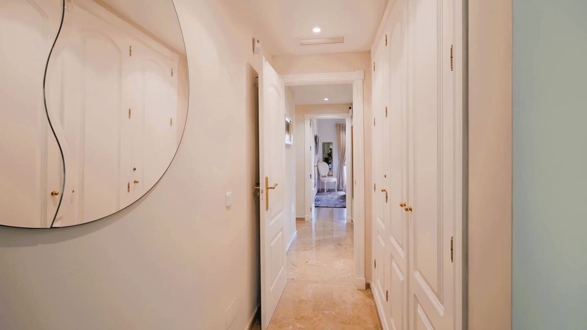 3 chambre Appartement à vendre à Nueva Andalucia avec piscine garage - 845 000 € (Ref: 9905140)