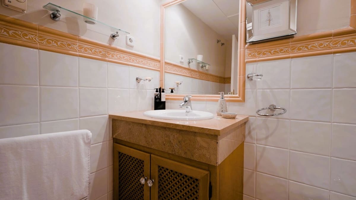 3 chambre Appartement à vendre à Nueva Andalucia avec piscine garage - 845 000 € (Ref: 9905140)