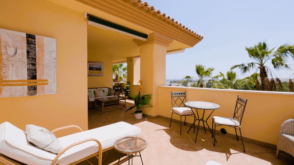 3 chambre Appartement à vendre à Nueva Andalucia avec piscine garage - 845 000 € (Ref: 9905140)