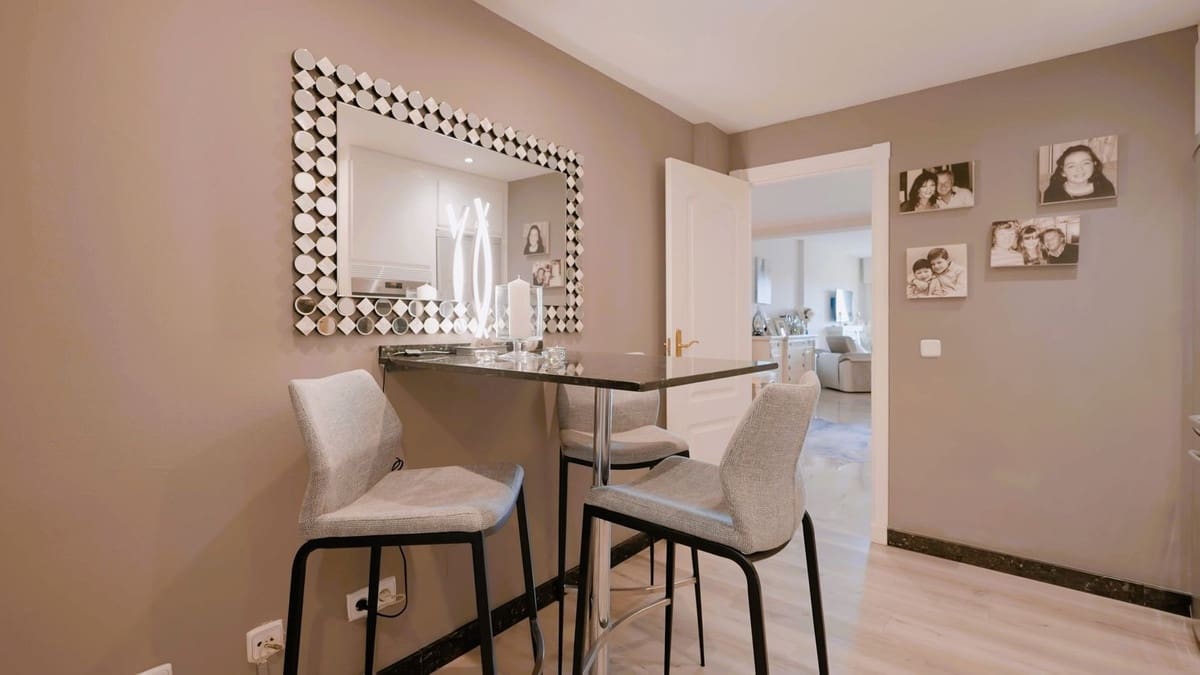 3 chambre Appartement à vendre à Nueva Andalucia avec piscine garage - 845 000 € (Ref: 9905140)