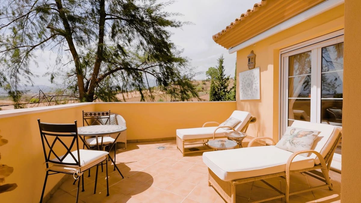 3 chambre Appartement à vendre à Nueva Andalucia avec piscine garage - 845 000 € (Ref: 9905140)