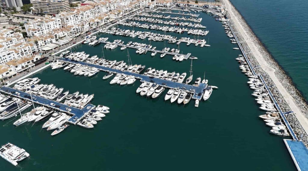 3 chambre Appartement à vendre à Nueva Andalucia avec piscine garage - 845 000 € (Ref: 9905140)