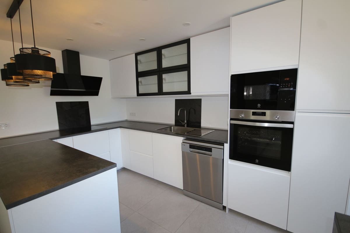 3 Zimmer Penthouse zu verkaufen in Elviria mit Pool Garage - 450.000 € (Ref: 9918664)