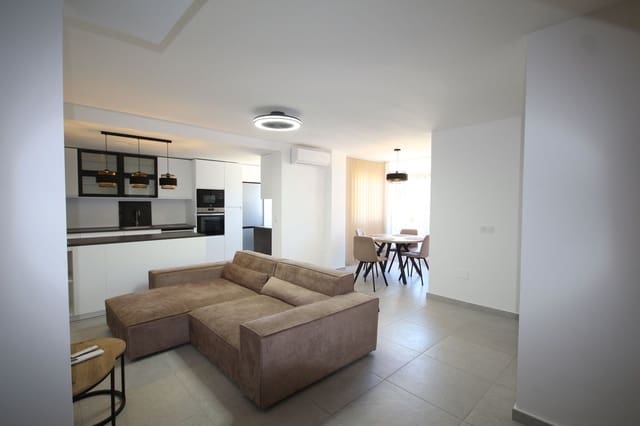 3 Zimmer Penthouse zu verkaufen in Elviria, Marbella mit Pool Garage - 450.000 € (Ref: 9918664)