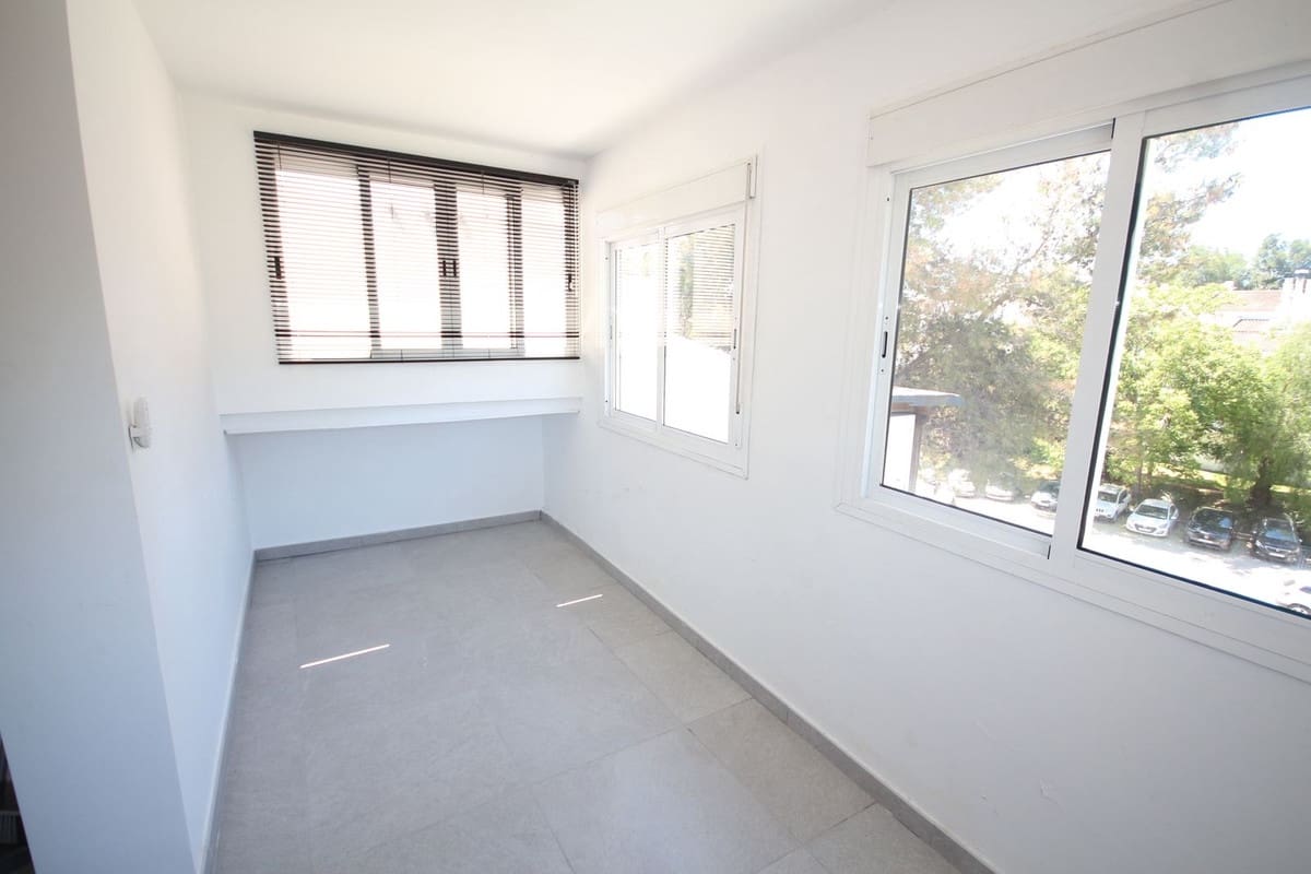 3 Zimmer Penthouse zu verkaufen in Elviria mit Pool Garage - 450.000 € (Ref: 9918664)