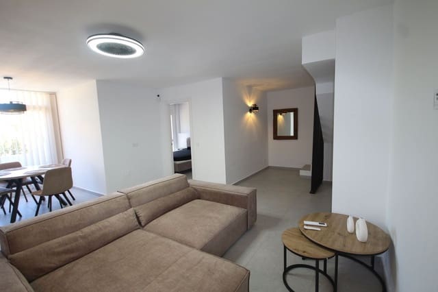 3 slaapkamer Penthouse te huur in Elviria, Marbella met zwembad garage - € 2.500 (Ref: 9918667)