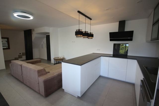 3 slaapkamer Penthouse te huur in Elviria, Marbella met zwembad garage - € 2.500 (Ref: 9918667)