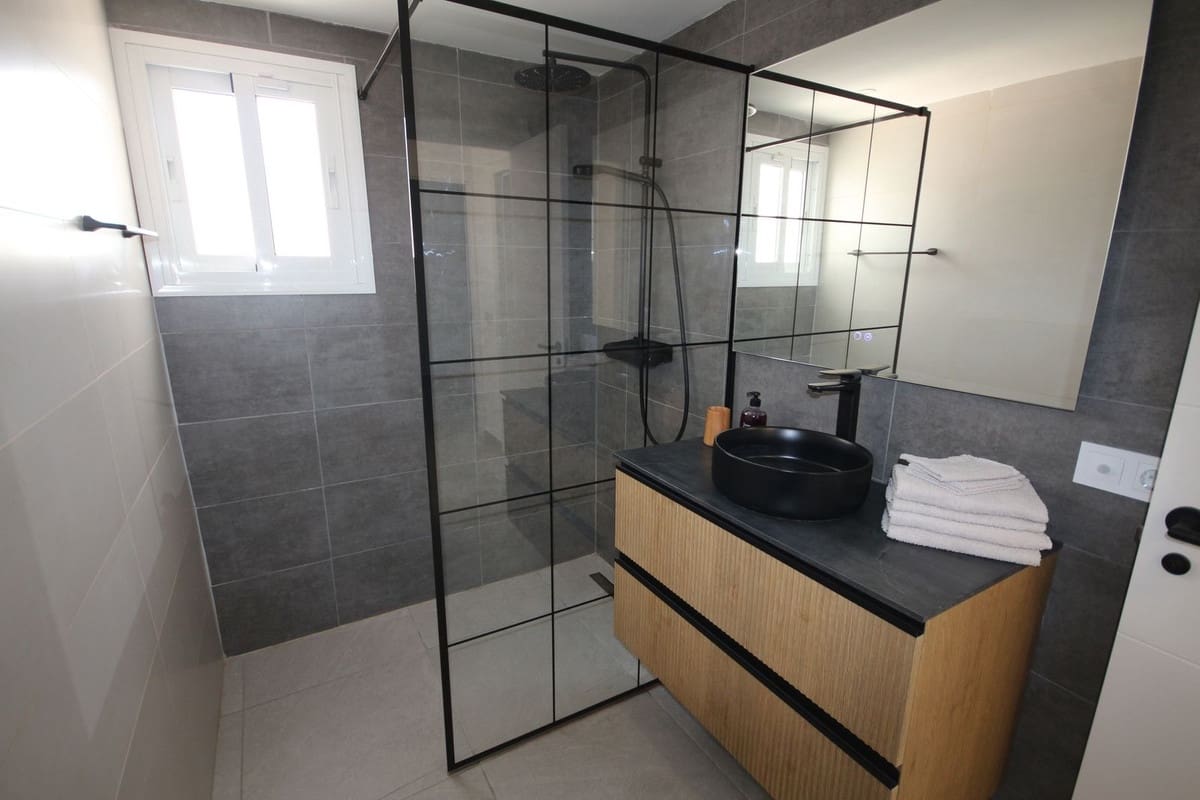 3 slaapkamer Penthouse te huur in Elviria met zwembad garage - € 2.500 (Ref: 9918667)