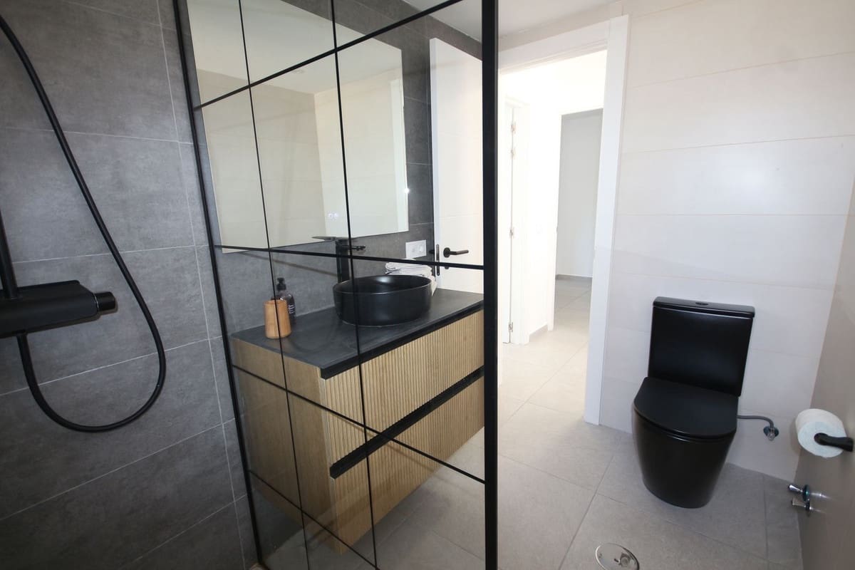 3 slaapkamer Penthouse te huur in Elviria met zwembad garage - € 2.500 (Ref: 9918667)
