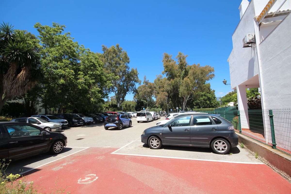 3 slaapkamer Penthouse te huur in Elviria met zwembad garage - € 2.500 (Ref: 9918667)