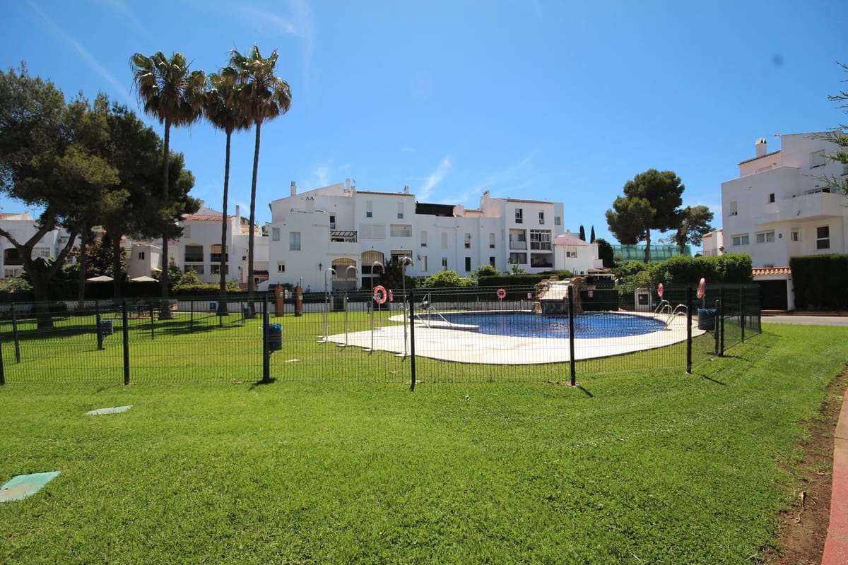 3 slaapkamer Penthouse te huur in Elviria met zwembad garage - € 2.500 (Ref: 9918667)