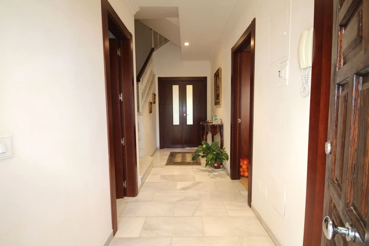 Casa de 5 habitaciones en Marbella en venta con piscina garaje - 850.000 € (Ref: 9918853)