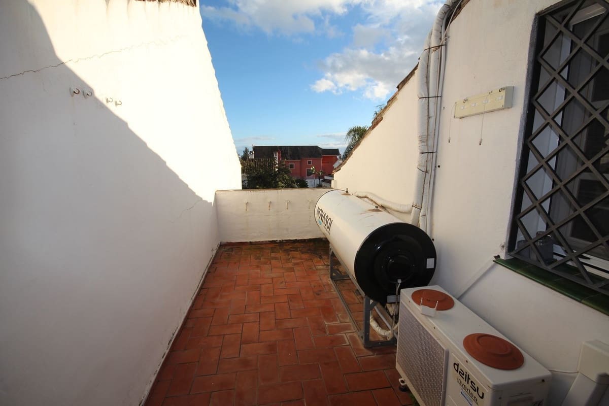 Casa de 5 habitaciones en Marbella en venta con piscina garaje - 850.000 € (Ref: 9918853)