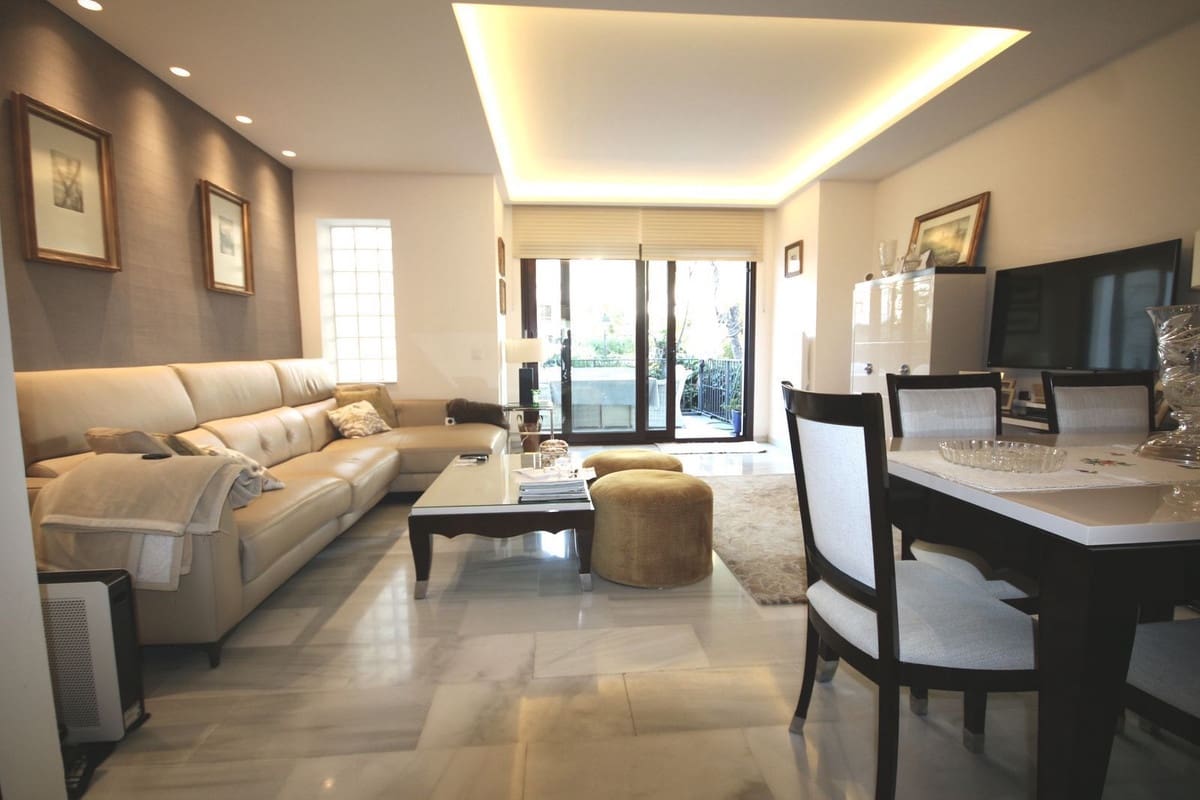 Casa de 5 habitaciones en Marbella en venta con piscina garaje - 850.000 € (Ref: 9918853)
