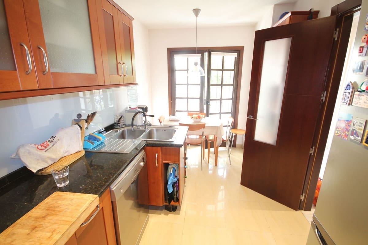 Casa de 5 habitaciones en Marbella en venta con piscina garaje - 850.000 € (Ref: 9918853)