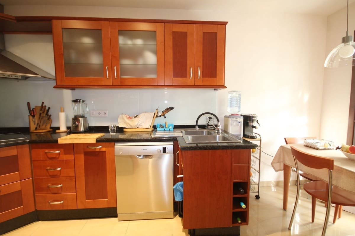 Casa de 5 habitaciones en Marbella en venta con piscina garaje - 850.000 € (Ref: 9918853)