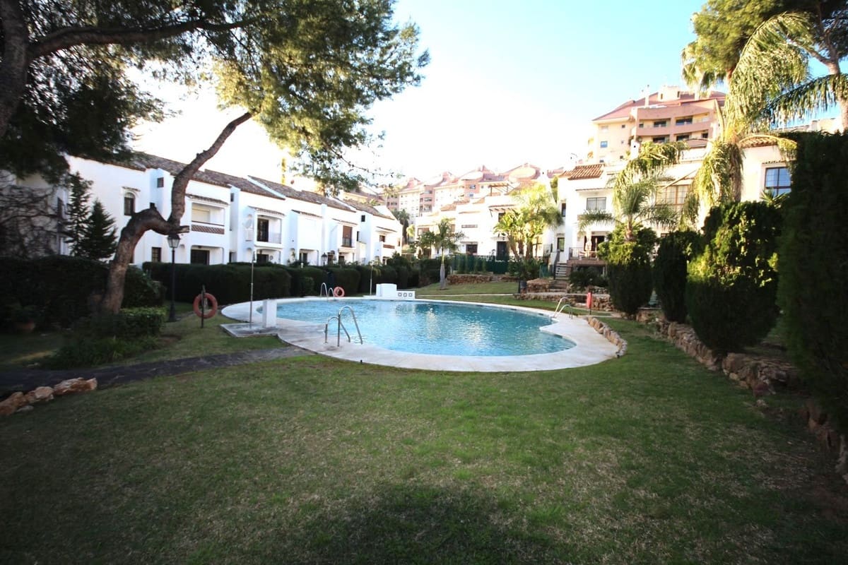 Casa de 5 habitaciones en Marbella en venta con piscina garaje - 850.000 € (Ref: 9918853)