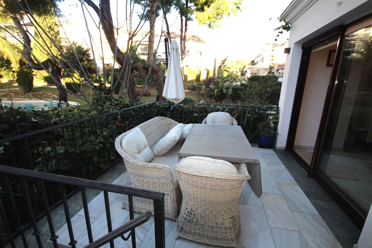 Casa de 5 habitaciones en Marbella en venta con piscina garaje - 850.000 € (Ref: 9918853)
