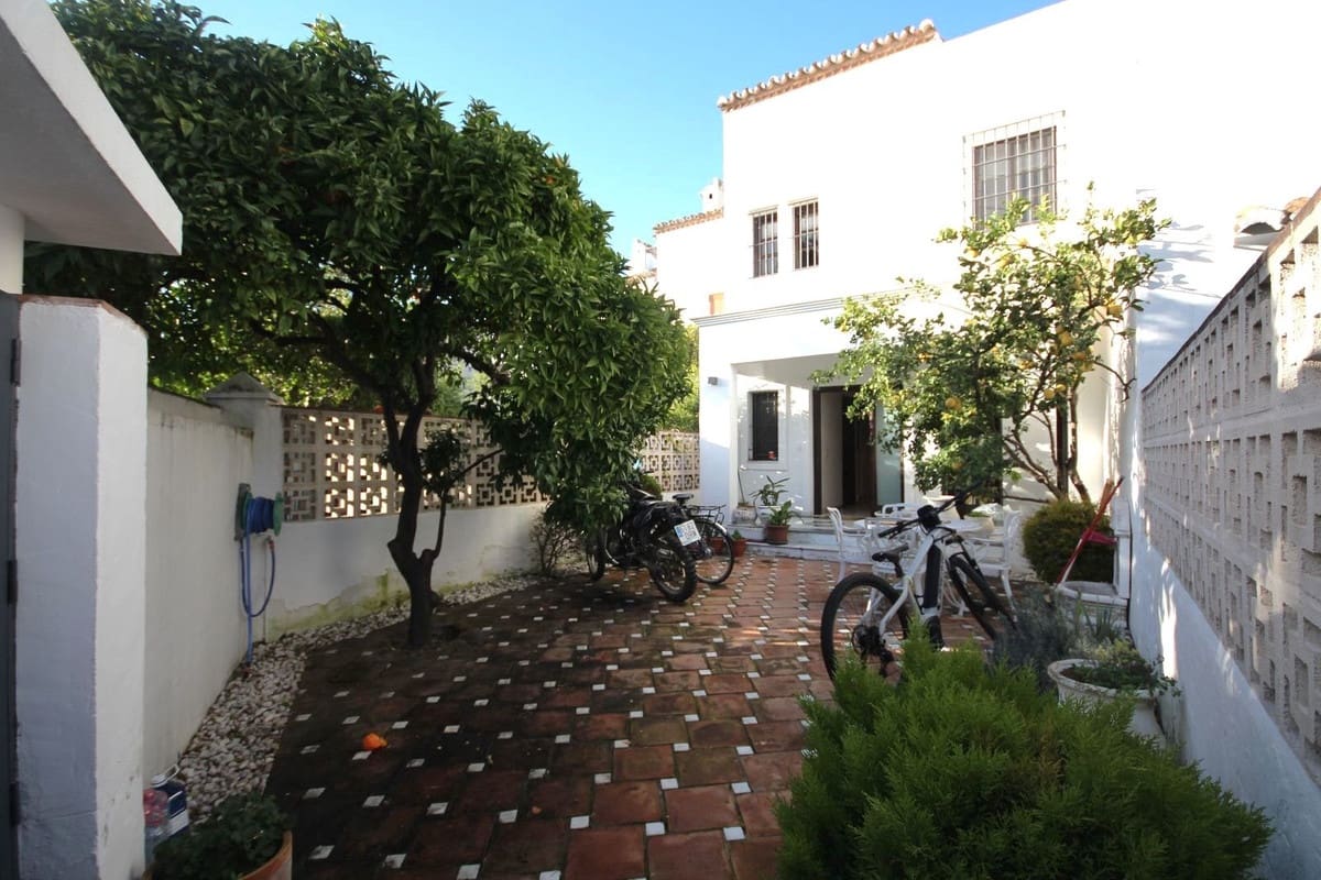 Casa de 5 habitaciones en Marbella en venta con piscina garaje - 850.000 € (Ref: 9918853)