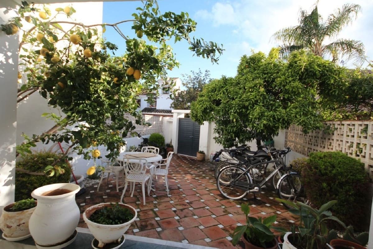 Casa de 5 habitaciones en Marbella en venta con piscina garaje - 850.000 € (Ref: 9918853)