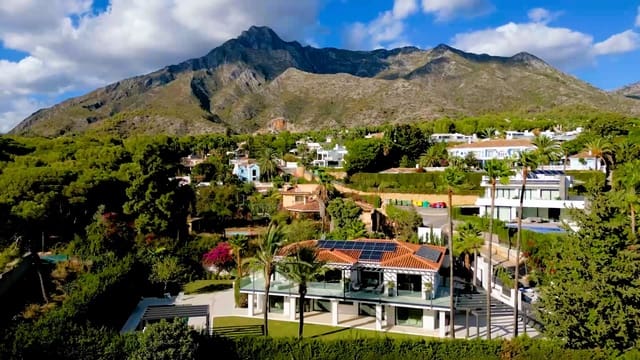 5 soverom Villa til salgs i La Carolina - Guadalpín, Marbella med svømmebasseng garasje - € 4 290 000 (Ref: 9919053)