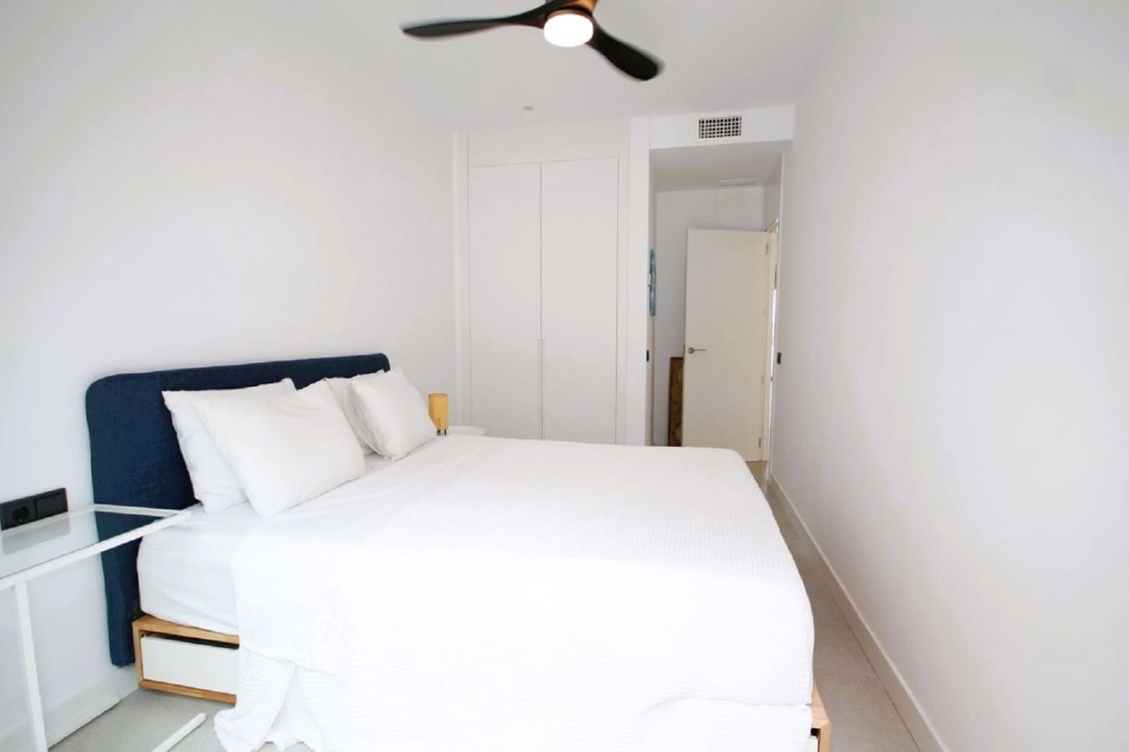 3 quarto Apartamento para arrendar em Los Monteros com piscina garagem - 3 750 € (Ref: 9925203)