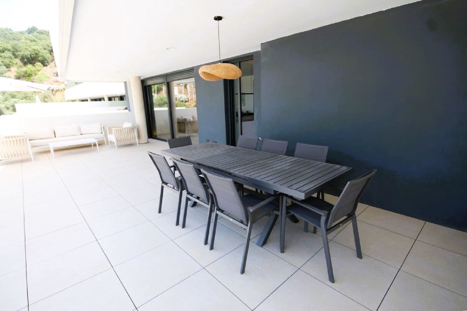 3 quarto Apartamento para arrendar em Los Monteros com piscina garagem - 3 750 € (Ref: 9925203)