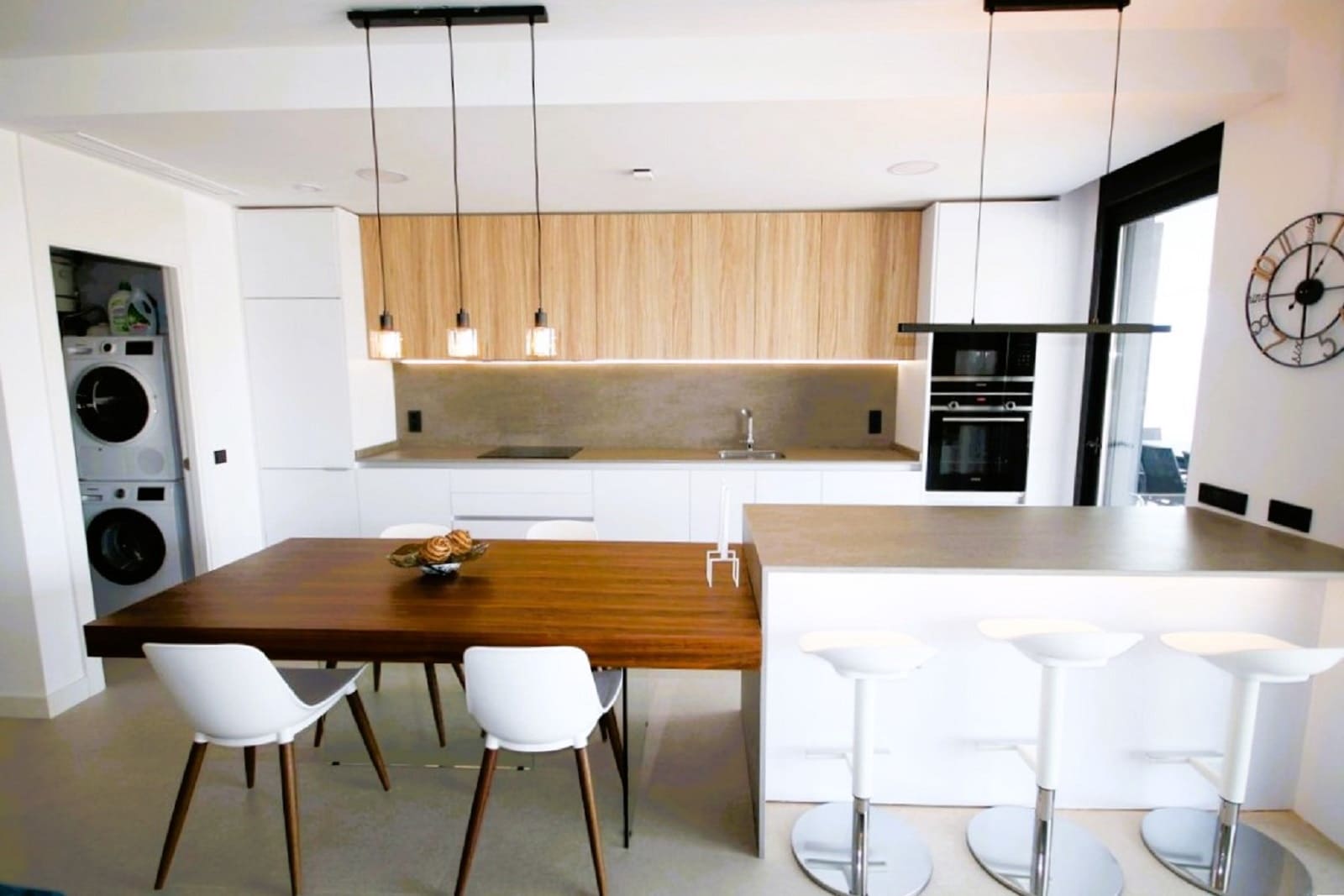 3 quarto Apartamento para arrendar em Los Monteros com piscina garagem - 3 750 € (Ref: 9925203)